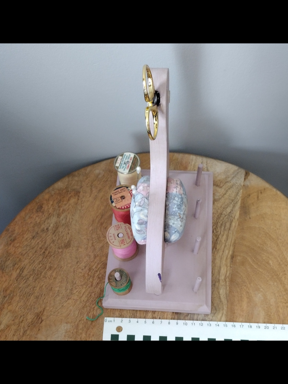 Vintage Pink Wooden Bird Sewing Organizer with Pin Cushion and Spool Holders - Picture 8 of 8